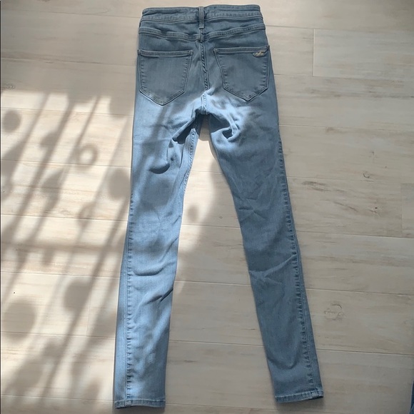 High rise Hollister jeans - Picture 2 of 3